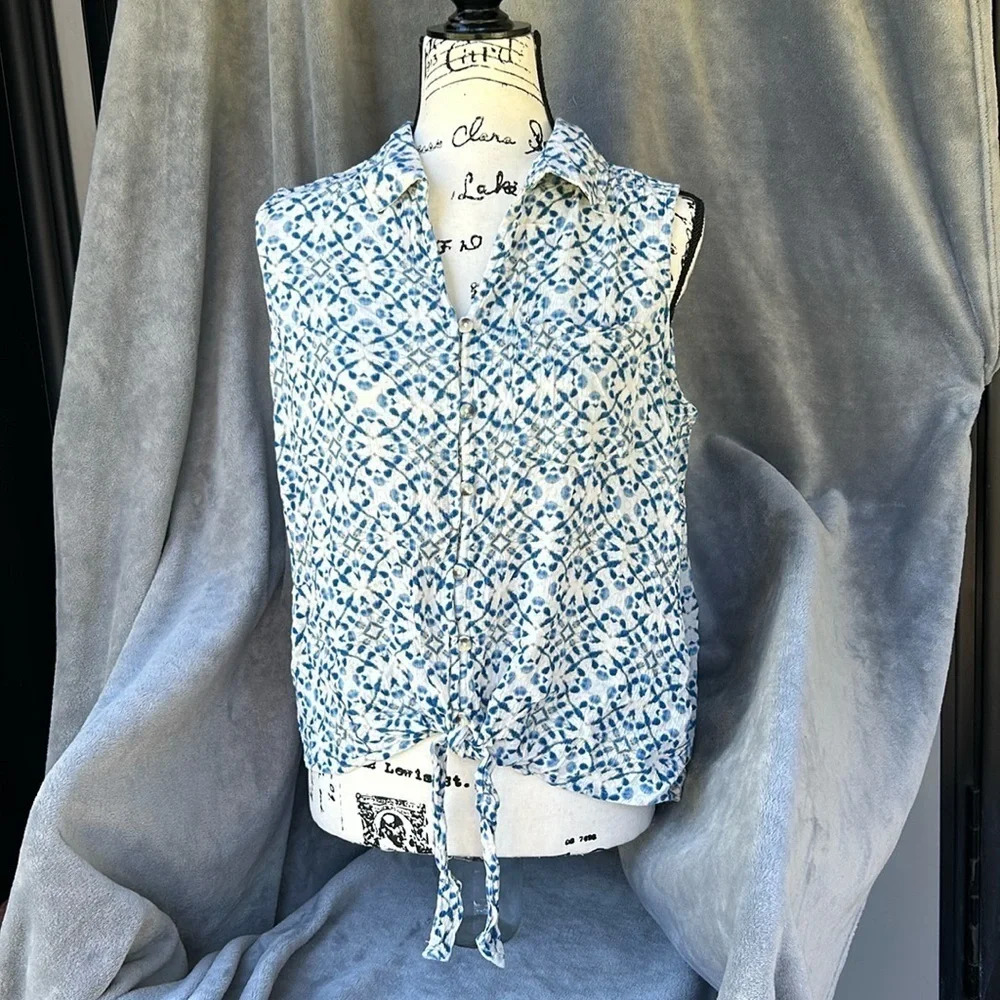 Caffe Marrakesh‎ Button-up Tie Front Tank